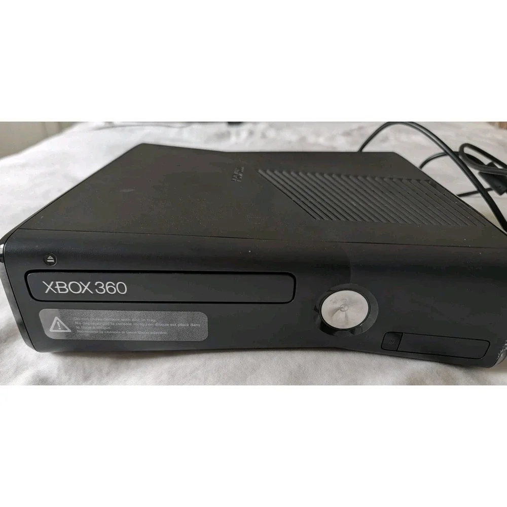 Microsoft Xbox 360 S Console Powers On Mode1 1439 Tray Ejects / Parts‎ or Repair